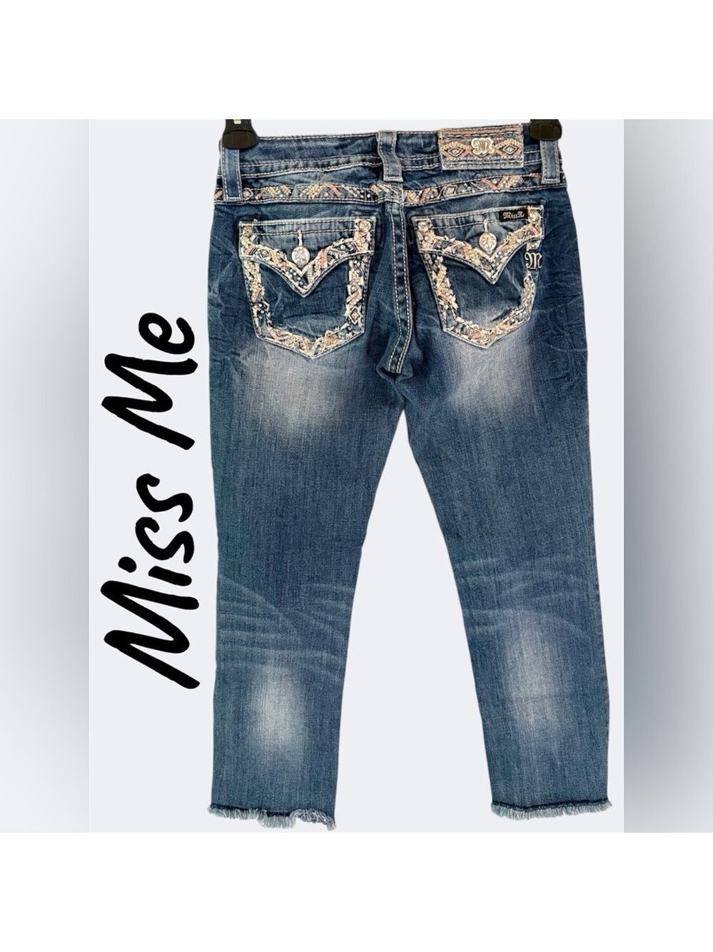 Miss Me Signature Crop Jeans w/Embellished Pocket Trim. Size 26 Like new! EUC! - Picture 1 of 13
